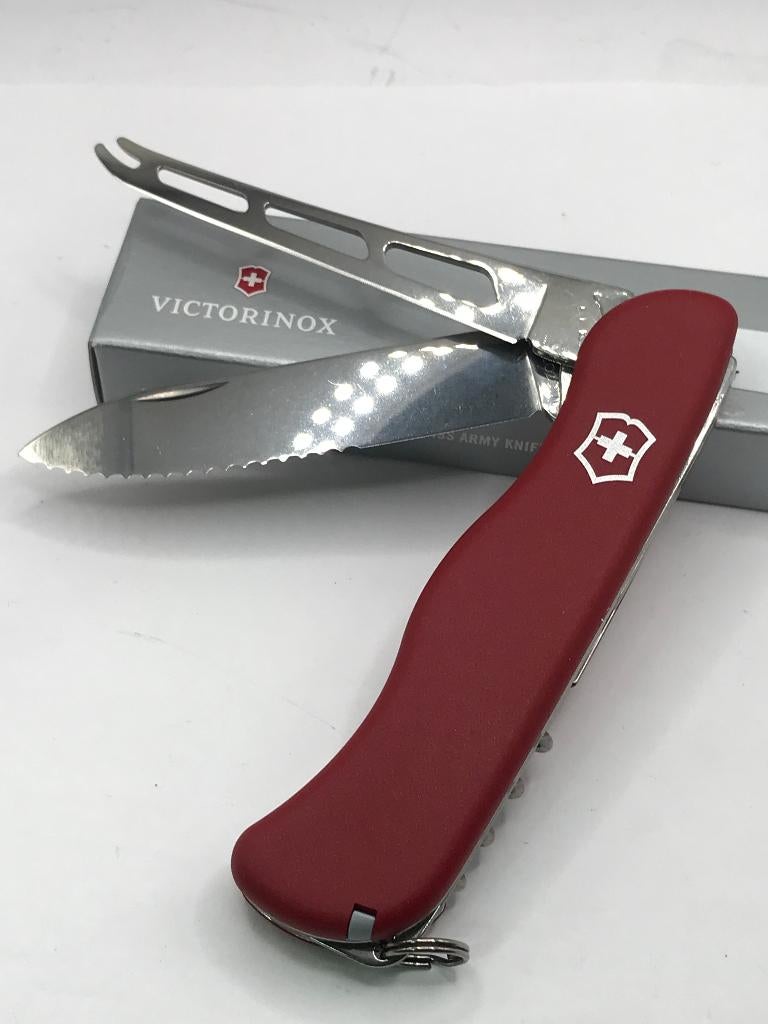 Victorinox Cheese knife 0.8303.Serrated blade +Discontinued, Ophalen of Verzenden, Zo goed als nieuw