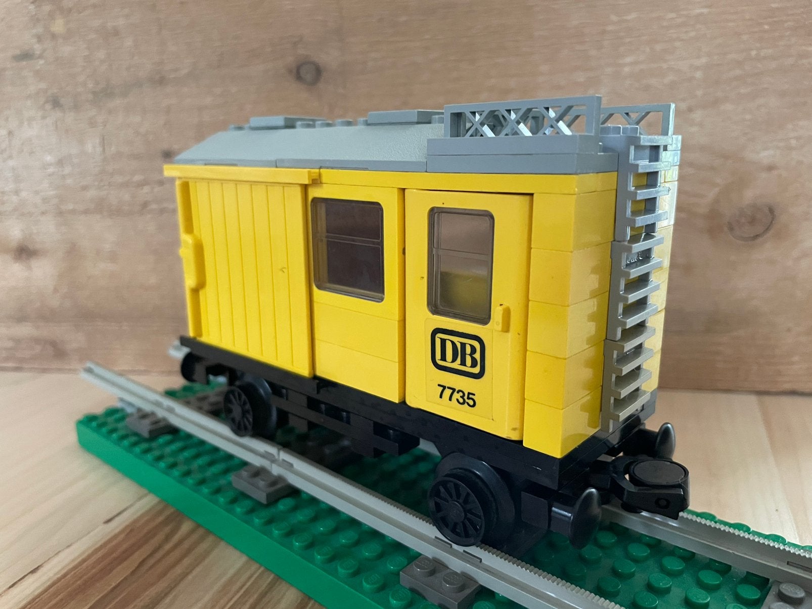 12V Rails Trein Gesloten Goederen Wagon (7735; 12 Volt), Overige thema's, Lego, Ophalen of Verzenden, Zo goed als nieuw