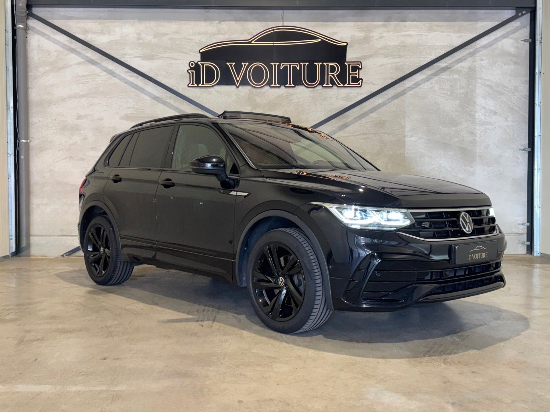 Volkswagen Tiguan 2.0 TSI 4Motion 3x R-Line Black Edition 19, Auto's, Volkswagen, Gebruikt, Zwart, 1984 cc, Zwart
