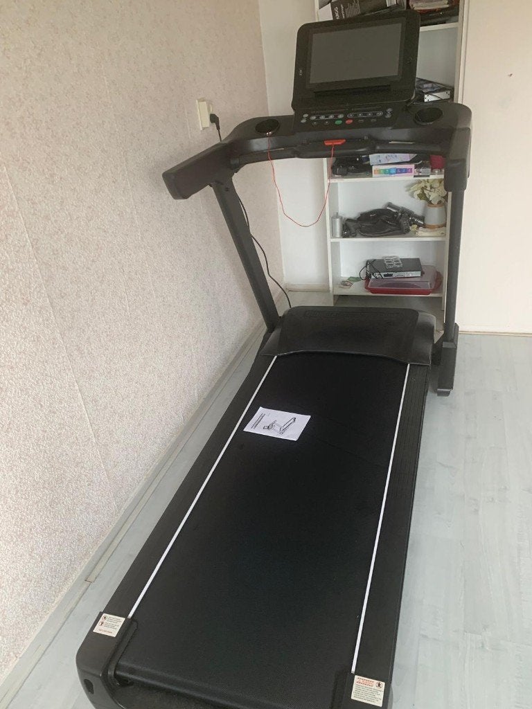 Newton Fitness TrailRunner 4.0S loopband – zo goed als nieuw, Sport en Fitness, Fitnessapparatuur, Ophalen, Zo goed als nieuw