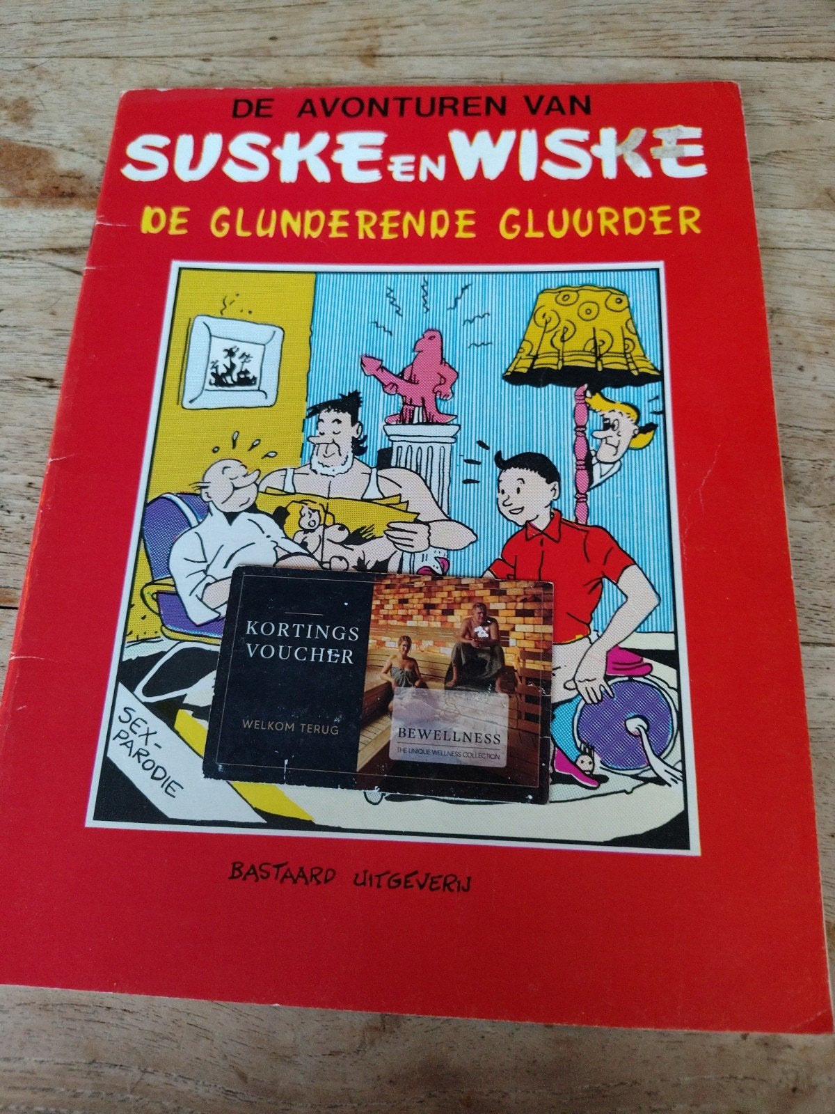 Suske en Wiske - De Glunderende Gluurder (Sex-Parodie), Eén stripboek, Ophalen of Verzenden, Zo goed als nieuw