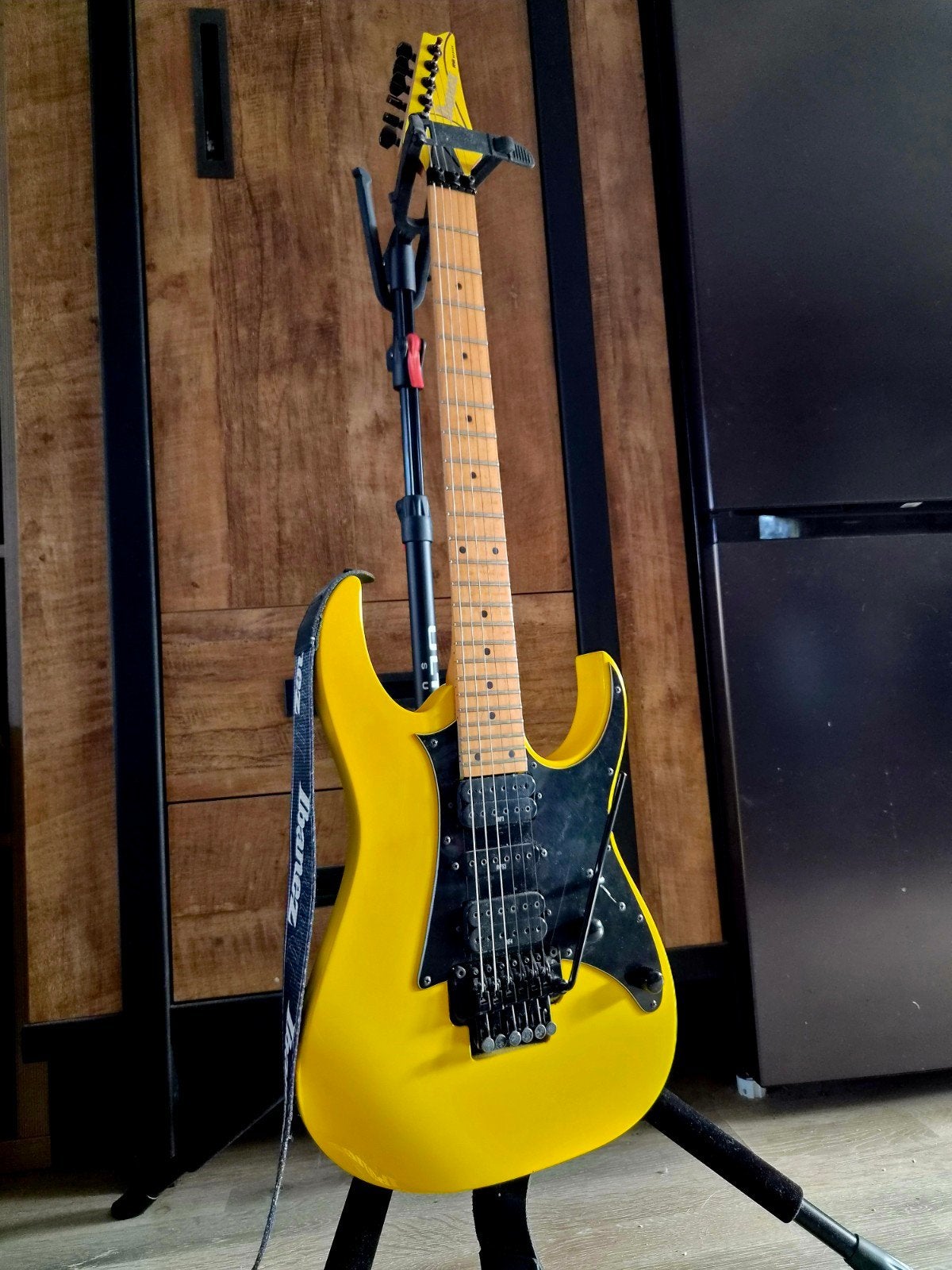 ibanez rg350mz dessert yellow, Muziek en Instrumenten, Snaarinstrumenten | Gitaren | Elektrisch, Ophalen, Gebruikt, Solid body