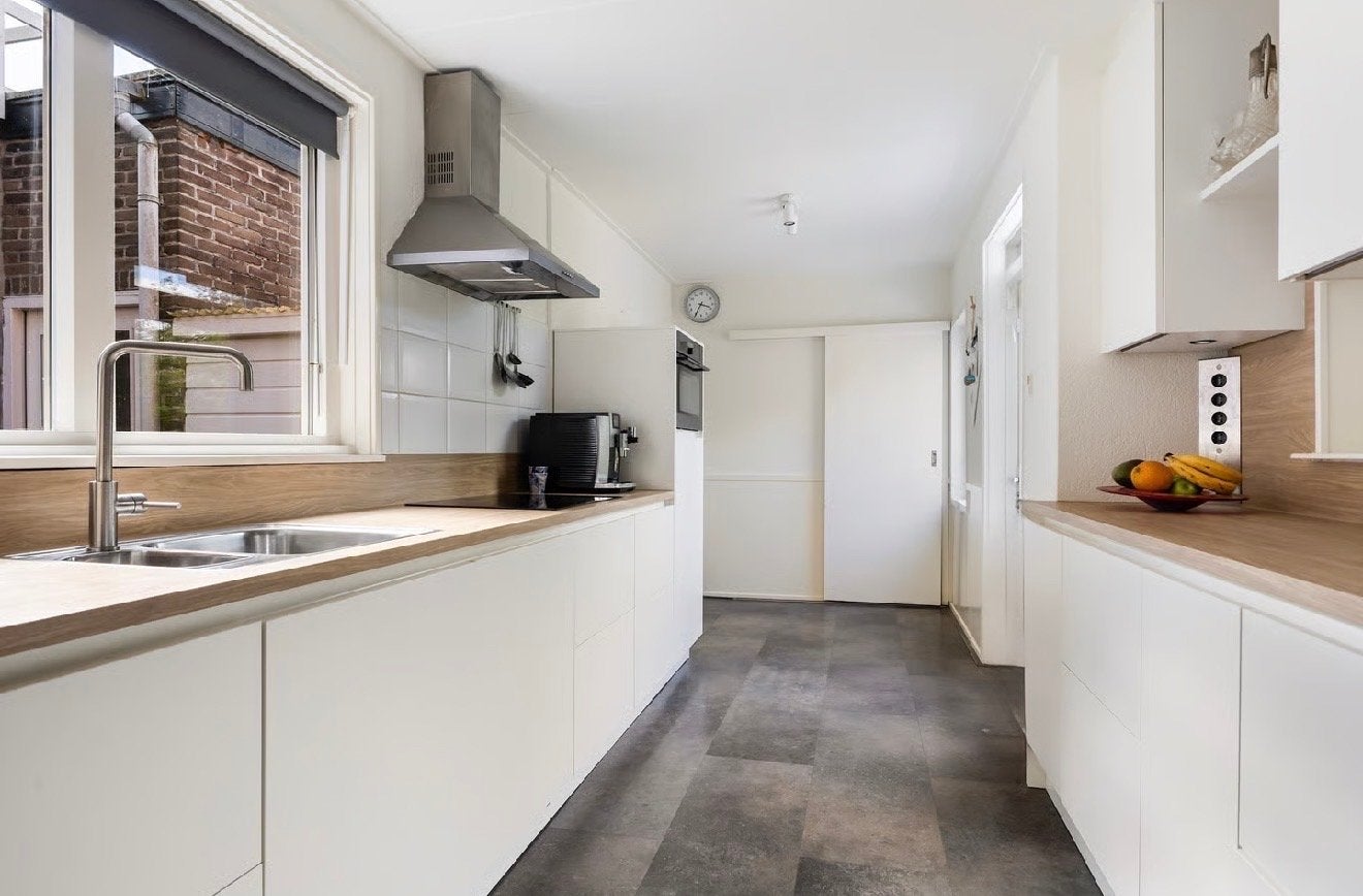 Moderne witte keuken (2023) en inbouwapparatuur, Ophalen, Gebruikt, Wit, Dubbelwandige keuken