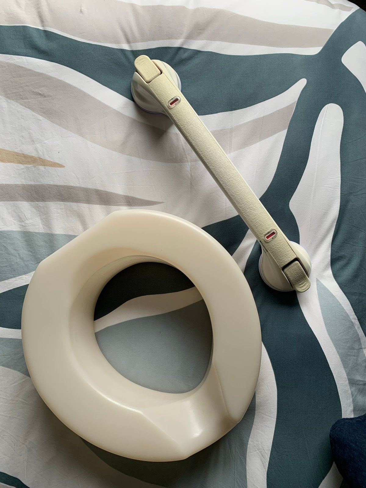 Toiletverhoger en douchehendel, Ophalen, Gebruikt