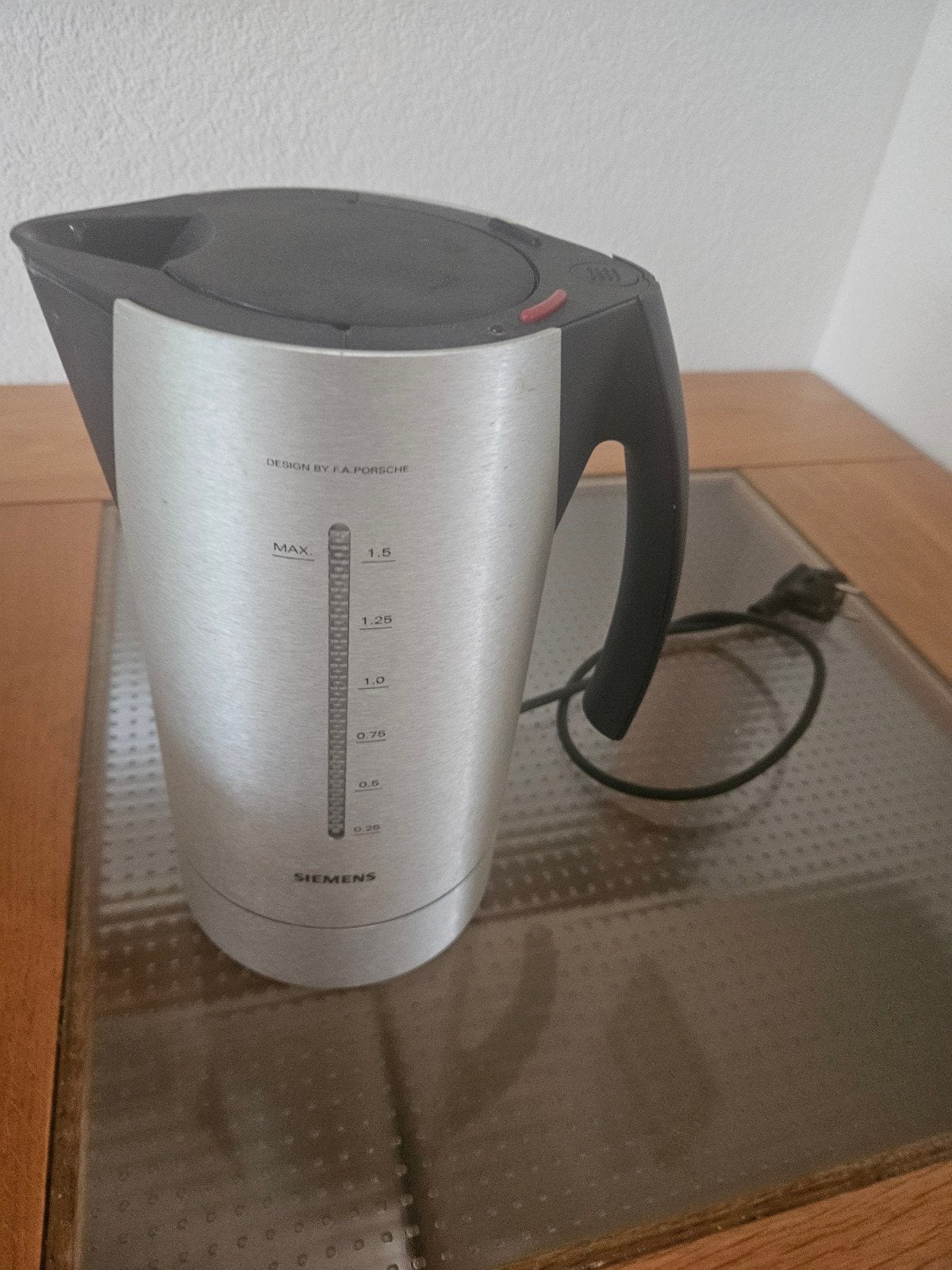 Siemens waterkoker - Design by F.A. Porsche, 1 tot 2 liter, Ophalen, Gebruikt, Rvs