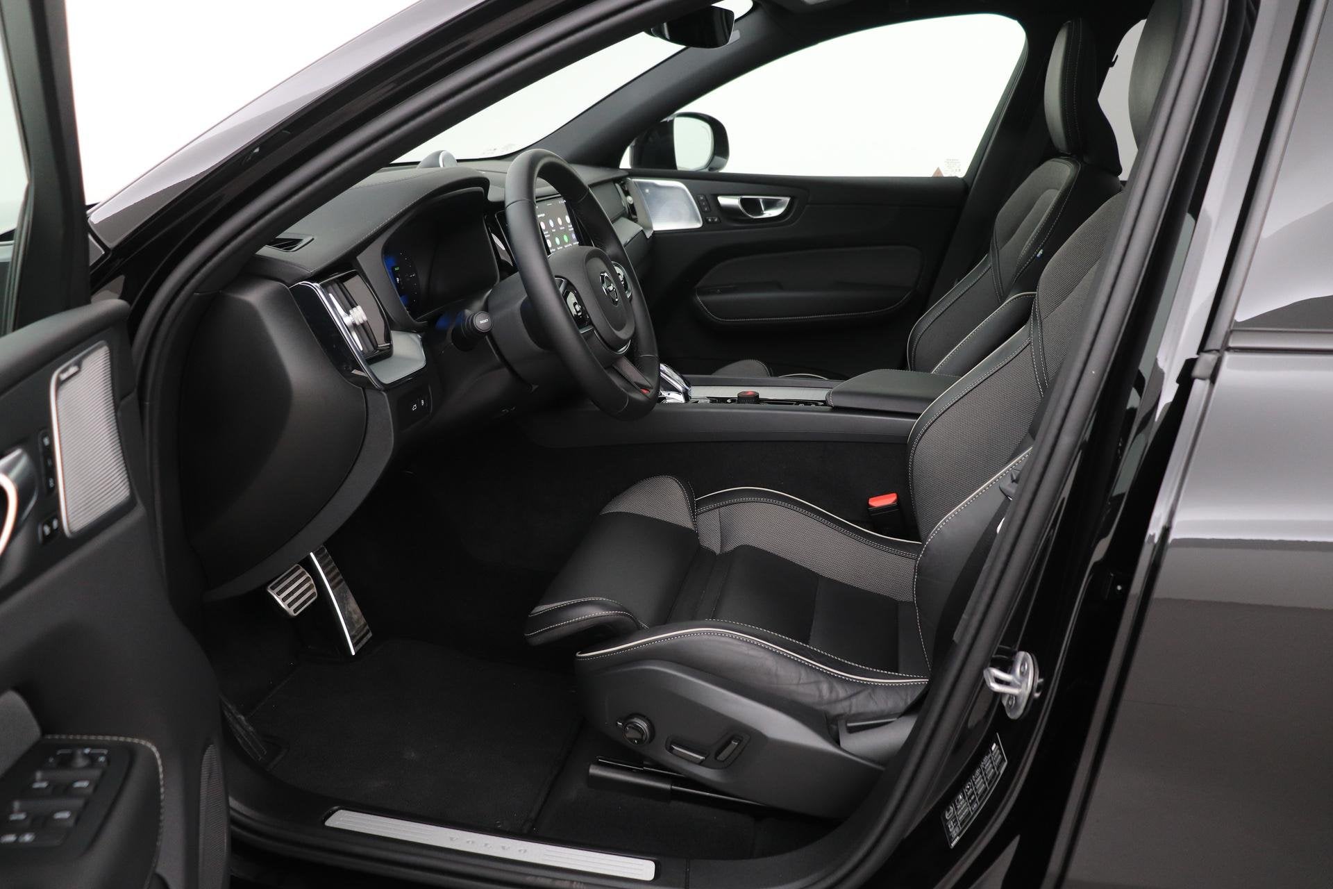 Volvo XC60 T8 Plug-in hybrid Ultra Black Edition | HEICO Spo, Automaat, Gebruikt, Euro 6, 4 cilinders