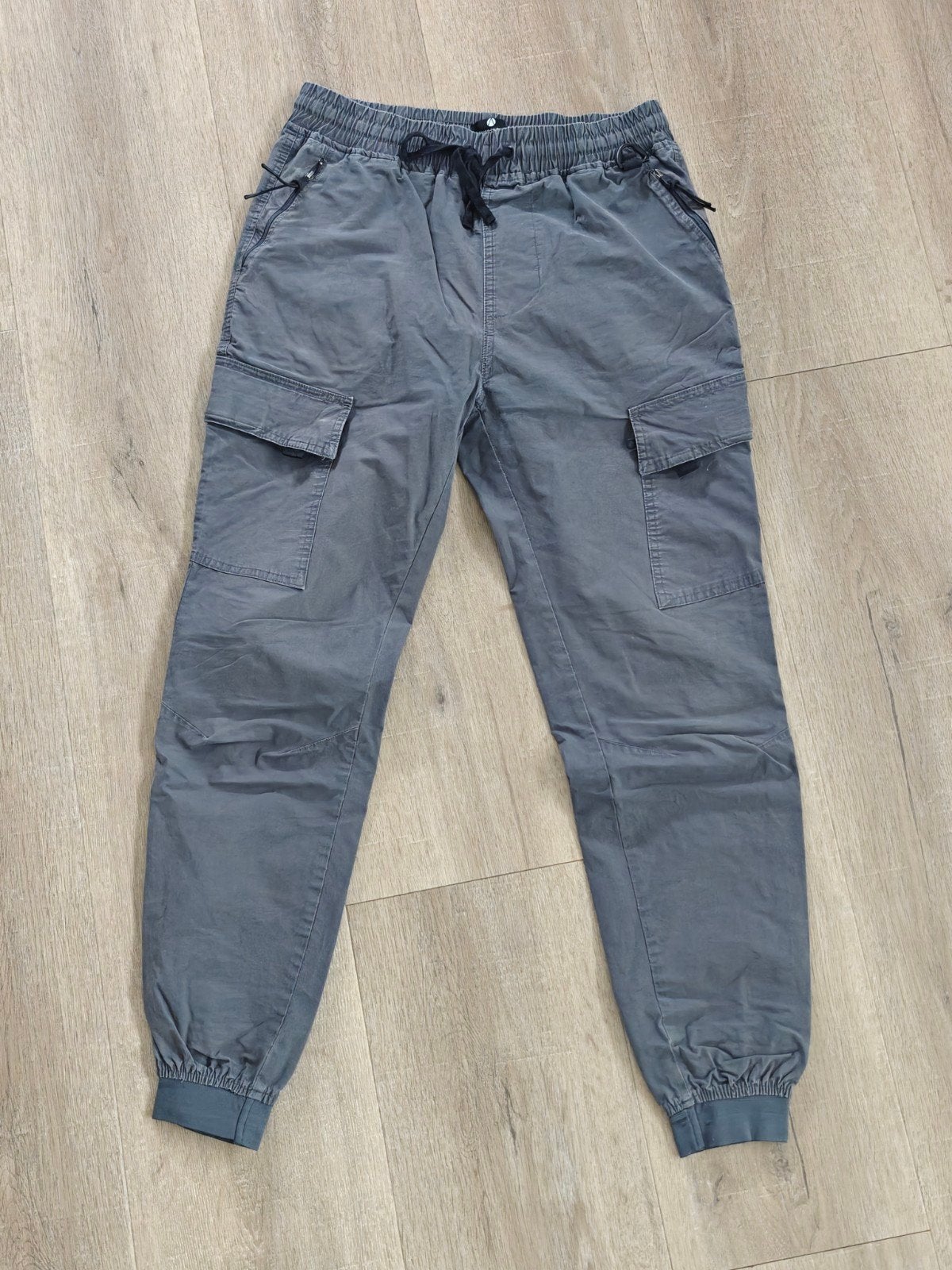 Broek Ashes to Dust maat M, Ophalen of Verzenden, Gedragen, Grijs