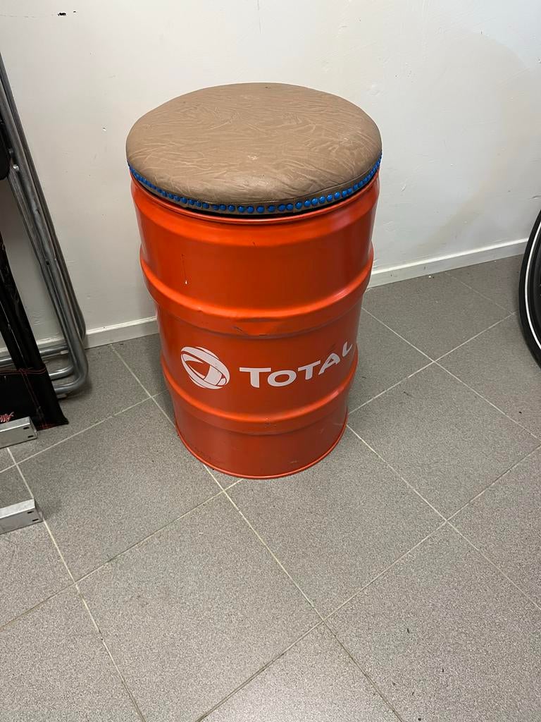TOTAL olievat krukje met kussen, Ophalen, Gebruikt, IJzer