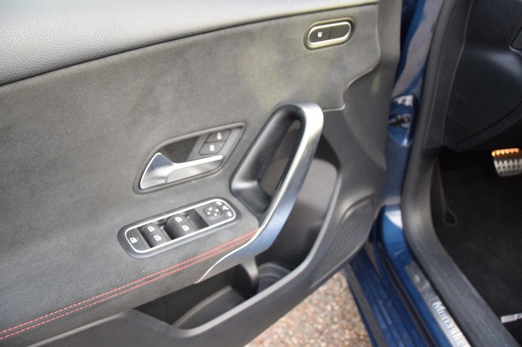 Mercedes-Benz A-klasse 180 Business Solution AMG, Panorama d, Auto's, Mercedes-Benz, 136 pk, Gebruikt, 4 cilinders, Met garantie (alle)