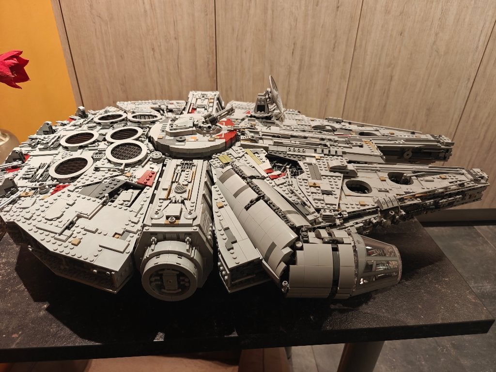 Lego Star Wars Millennium Falcon (75192) UCS