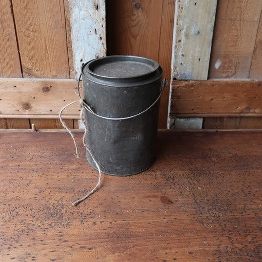 Blik drum metaal ijzer barn found diameter 16 hoogte 20 cm, Ophalen of Verzenden
