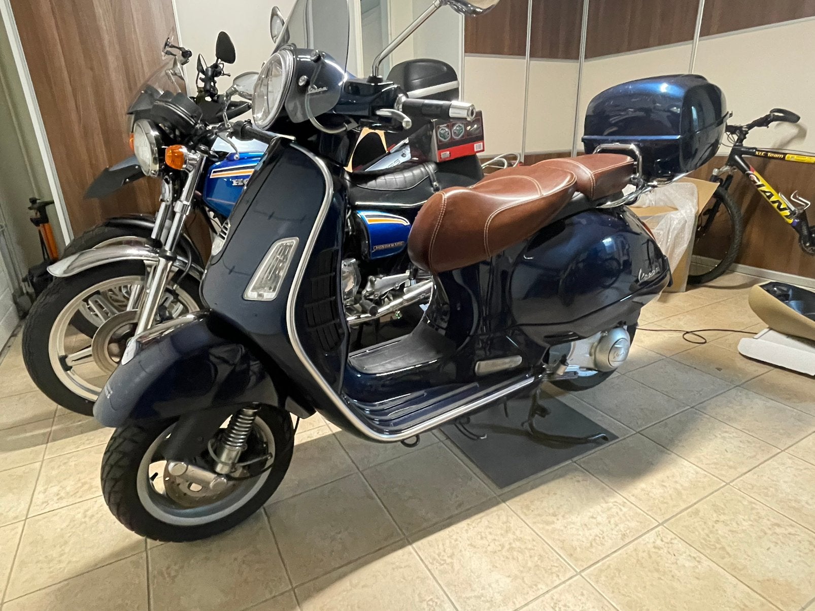 Vespa GTS duo zadel echt leer bruin, Ophalen