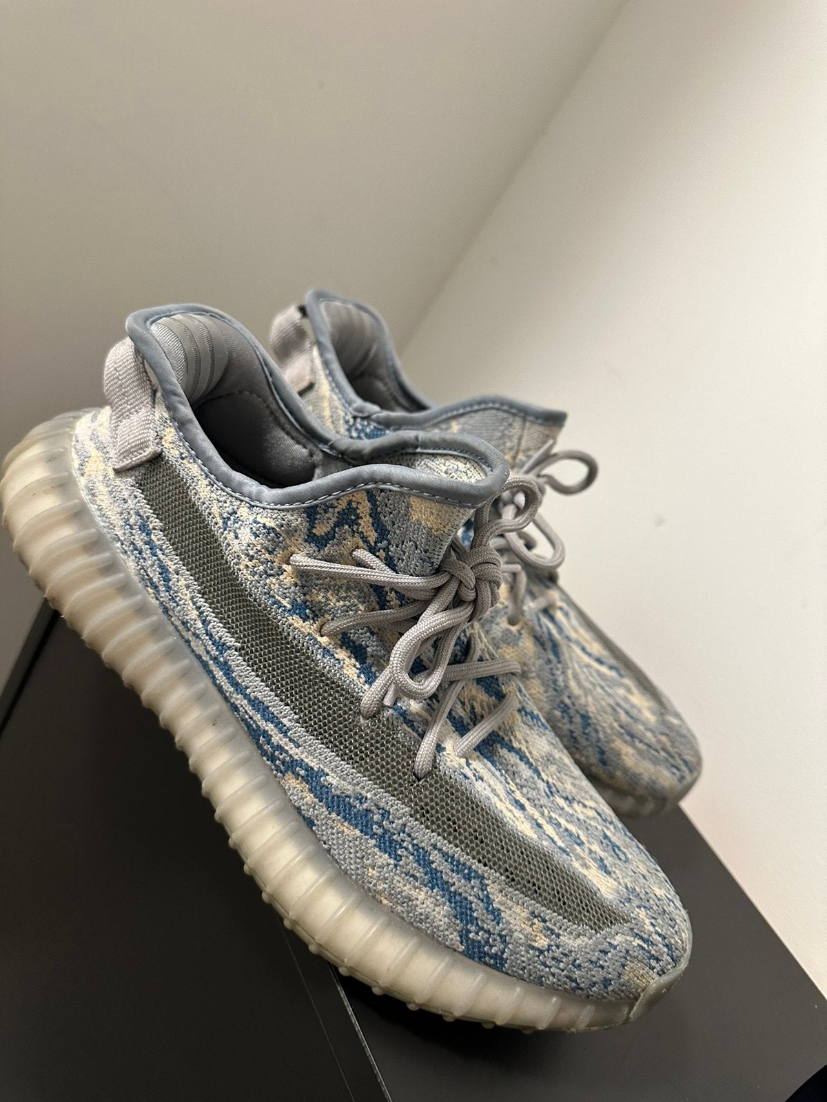 Yeezys 42 €100, Ophalen of Verzenden, Zo goed als nieuw