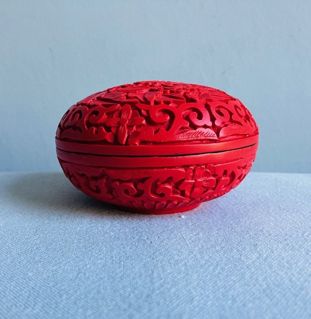Cinnabar Chinees lakdoosje trinket doosje rood rond jaren 70, Antiek en Kunst, Ophalen of Verzenden