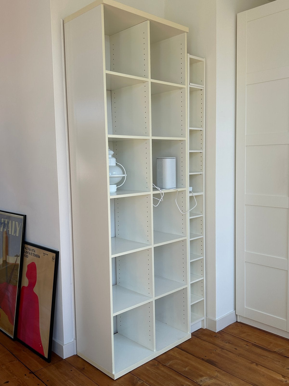 Gratis witte boekenkasten / wandkasten – 2 stuks, Ophalen, Met plank(en), Gebruikt, 200 cm of meer
