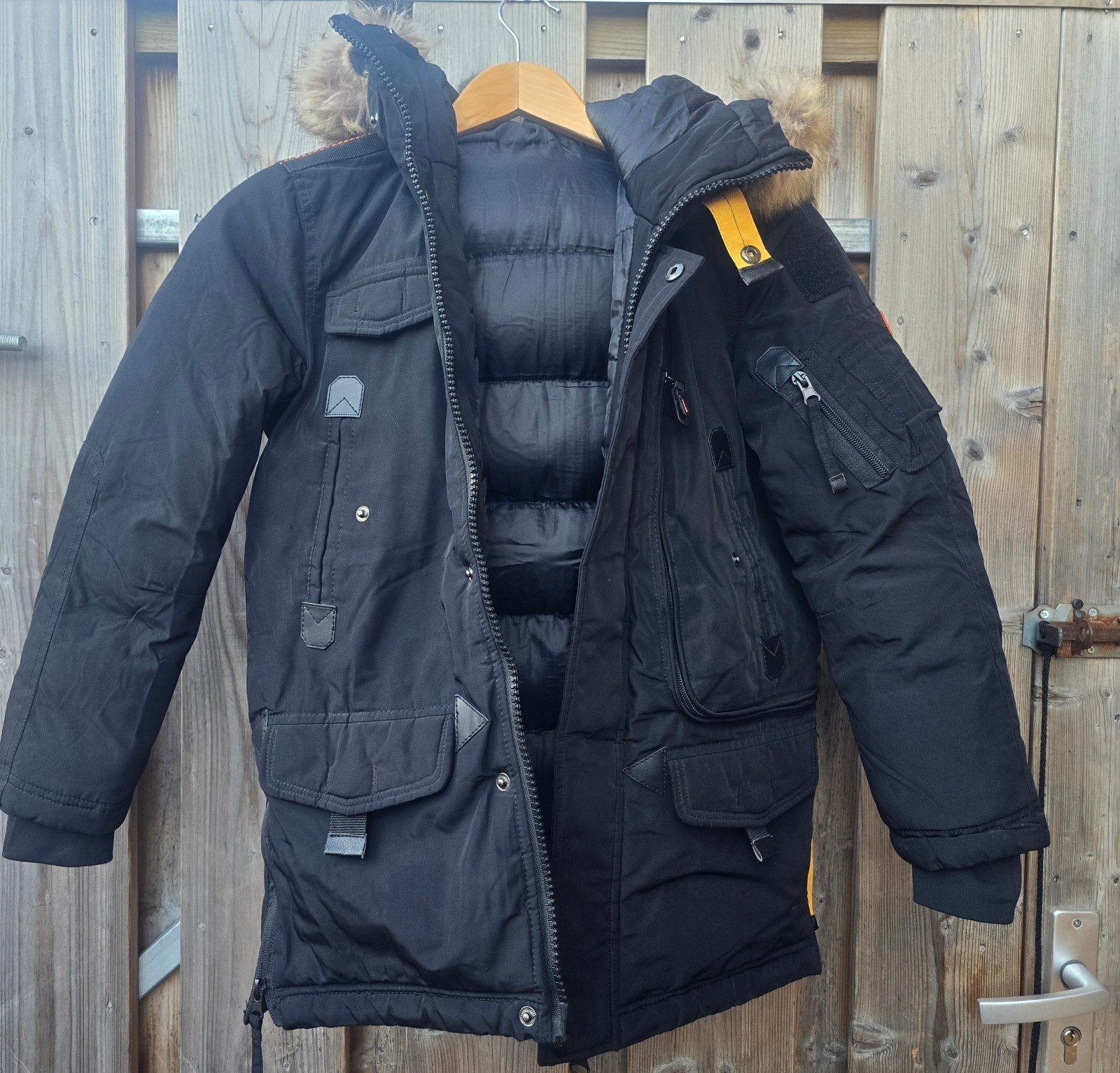 Zwarte Parajumpers winterjas maat 10   jongens, Zwart, Nieuw, Ophalen of Verzenden, Overige maten