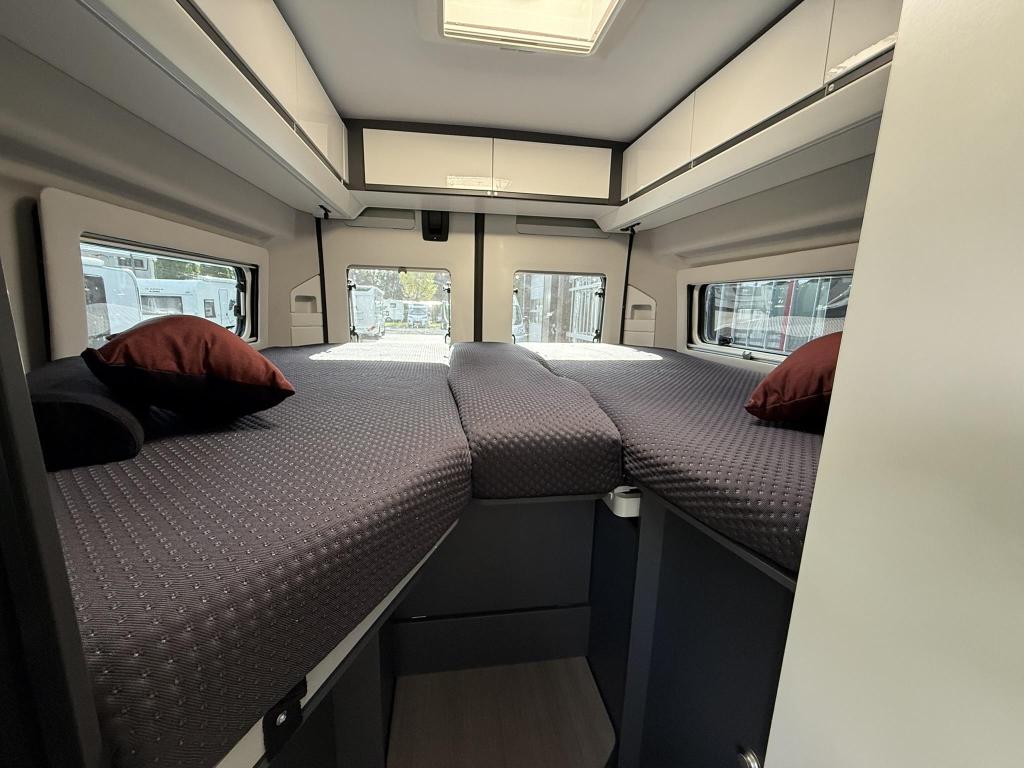 Adria Twin Supreme 640 SLB Buscamper|Lengtebedden|Automaat, Caravans en Kamperen, Campers, Automaat, Adria Mobil, Fiat, Tot en met 2