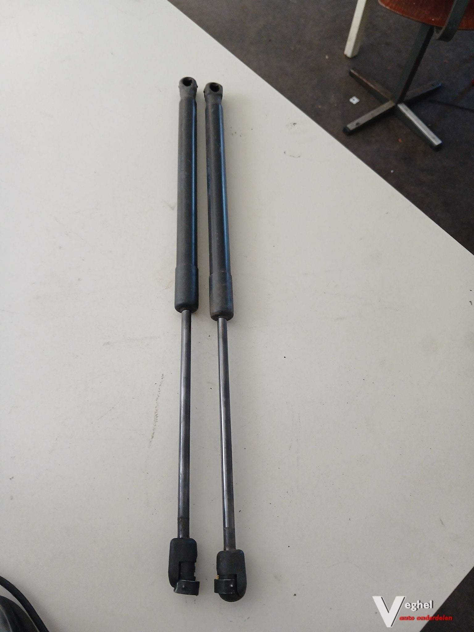 Suzuki Swift 5drs 1.3/16v Gasverenset achterklep '07