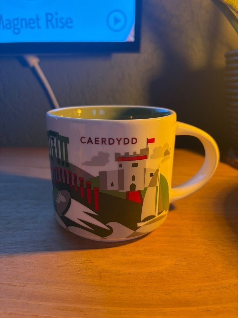 Starbucks mok Caerdydd, Ophalen of Verzenden, Zo goed als nieuw, Porselein, Kop en/of schotel