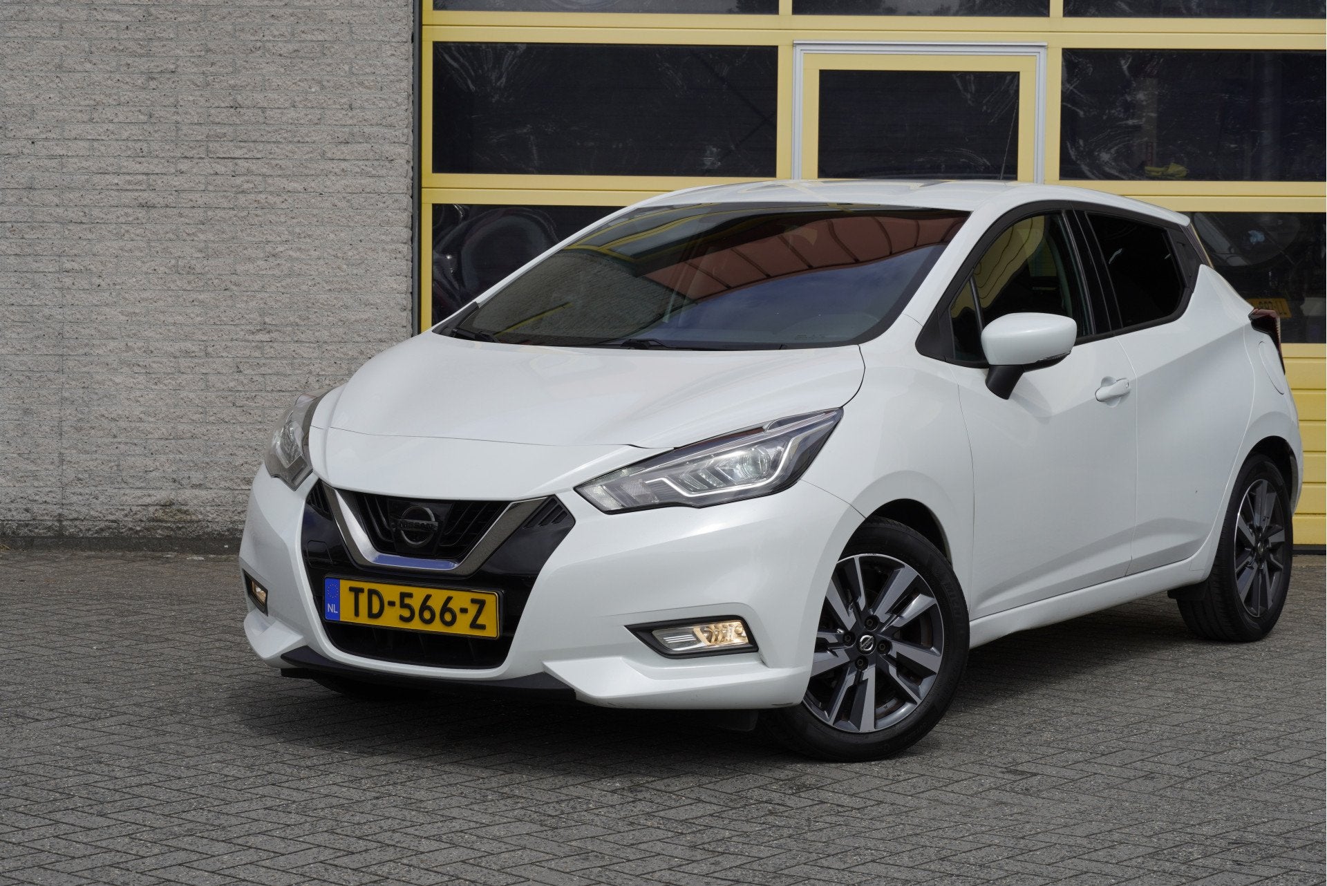 Nissan Micra 0.9 IG-T 5drs N-Connecta BJ2018 Lmv 16" | Led |, Voorwielaandrijving, 898 cc, Stof, 525 kg