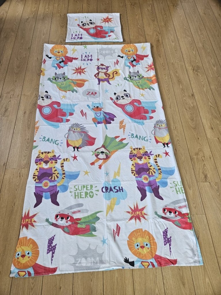 eenpersoons kinder dekbedovertrek - € 7,50, Overige merken, Ophalen of Verzenden, Zo goed als nieuw, Meerkleurig