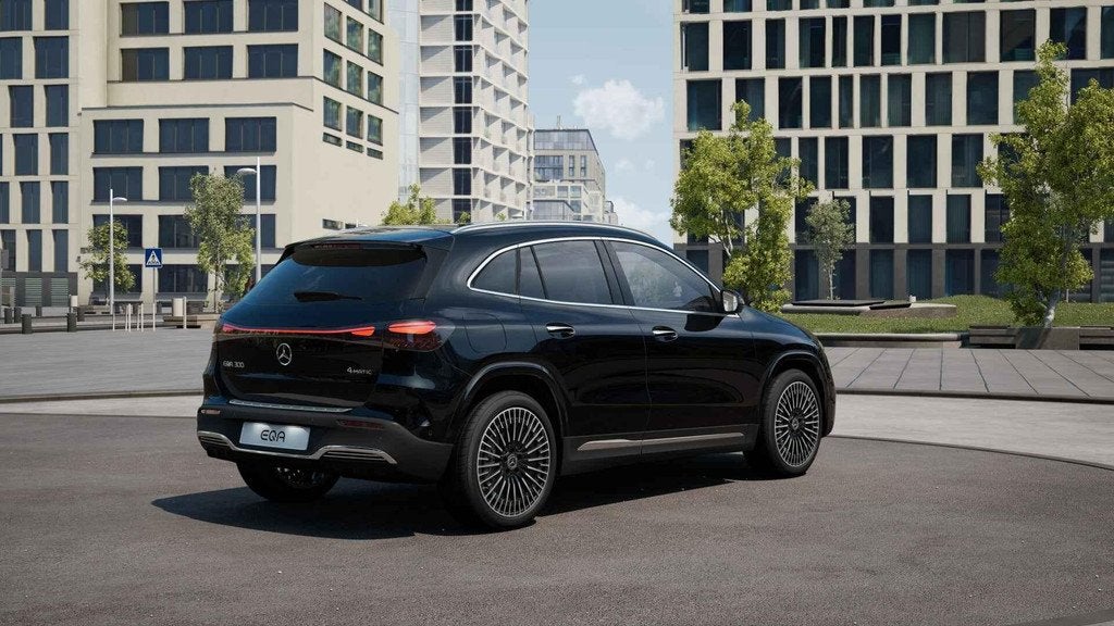 Mercedes-Benz EQA 300 4MATIC AMG Line 67 kWh | Premium pakke, Auto's, Mercedes-Benz, Automaat, 228 pk, Zwart, Zwart