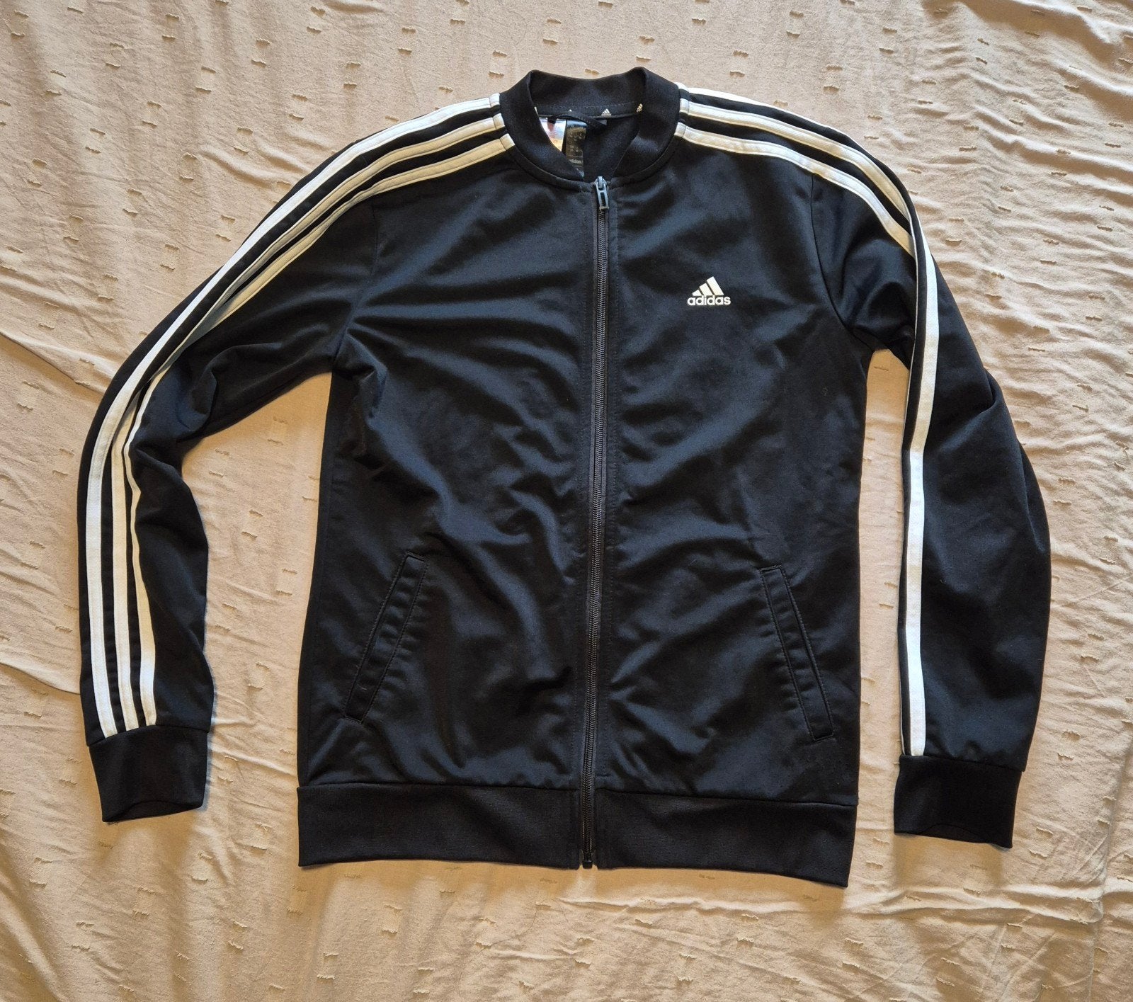 Adidas trainingspak zwart met witte strepen - maat 164, Ophalen of Verzenden, Zo goed als nieuw