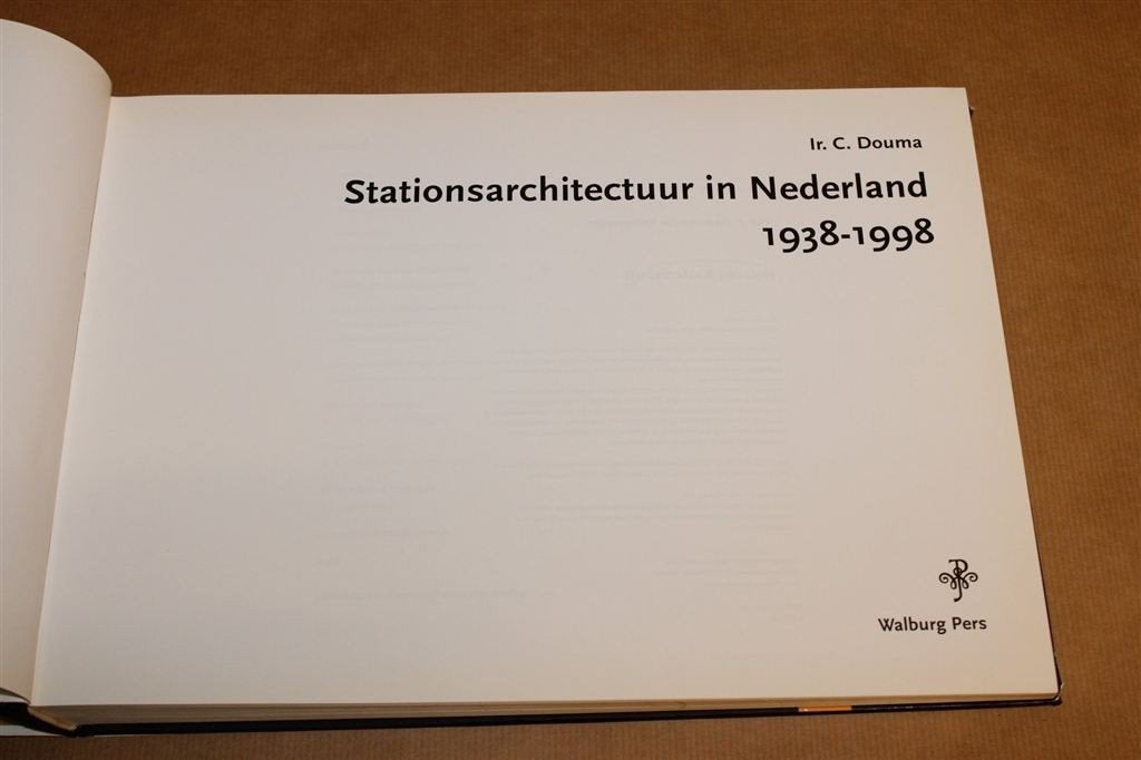 Stationsarchitectuur in Nederland 1938-1998, Ophalen of Verzenden, Gelezen, Architecten