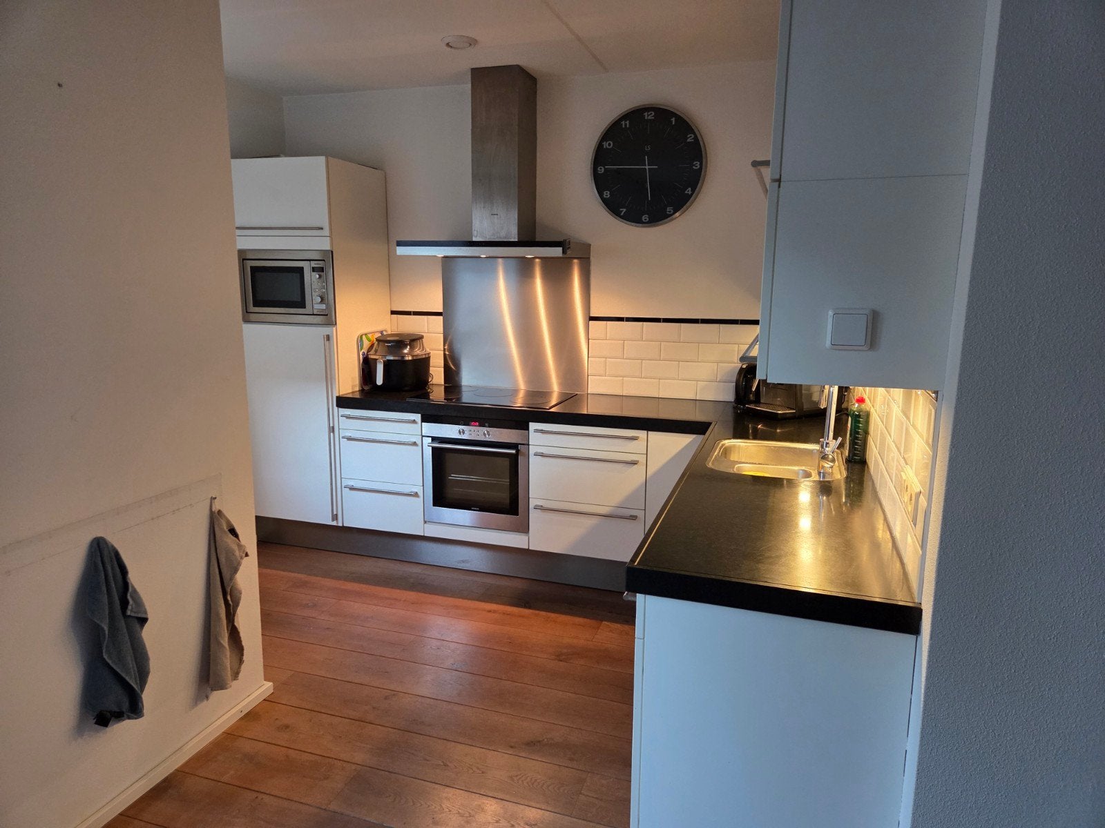 Gratis Witte Siematic keuken met diverse Siemens apparatuur, Ophalen, Gebruikt, Wit, Hoekkeuken