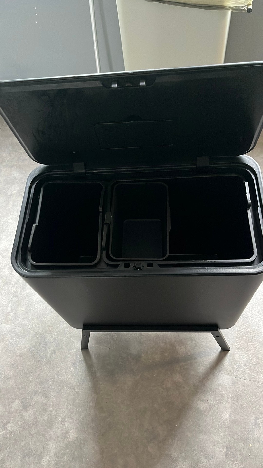 Stijlvolle afvalscheider met 3 compartimenten, Huis en Inrichting, Woonaccessoires | Prullenbakken, Ophalen, Kunststof, 40 liter of meer
