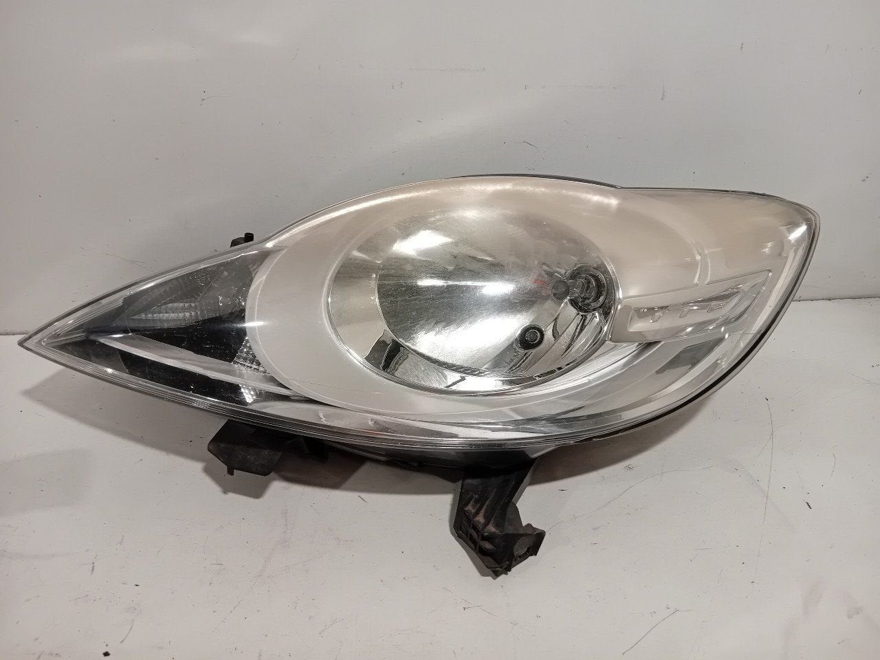 Koplamp links Peugeot 107, Onderdelen@venauto.nl, Van der Ven Autorecycling B.V., Gebruikt, Citroën