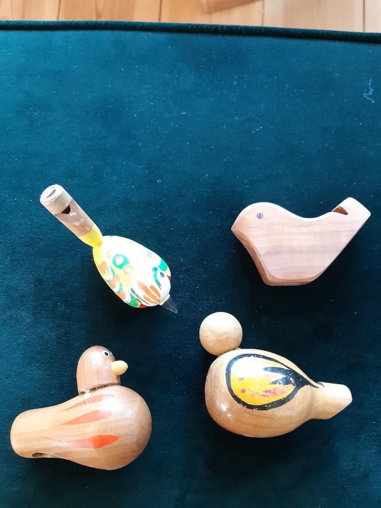 4 houten fluitjes., Ophalen of Verzenden