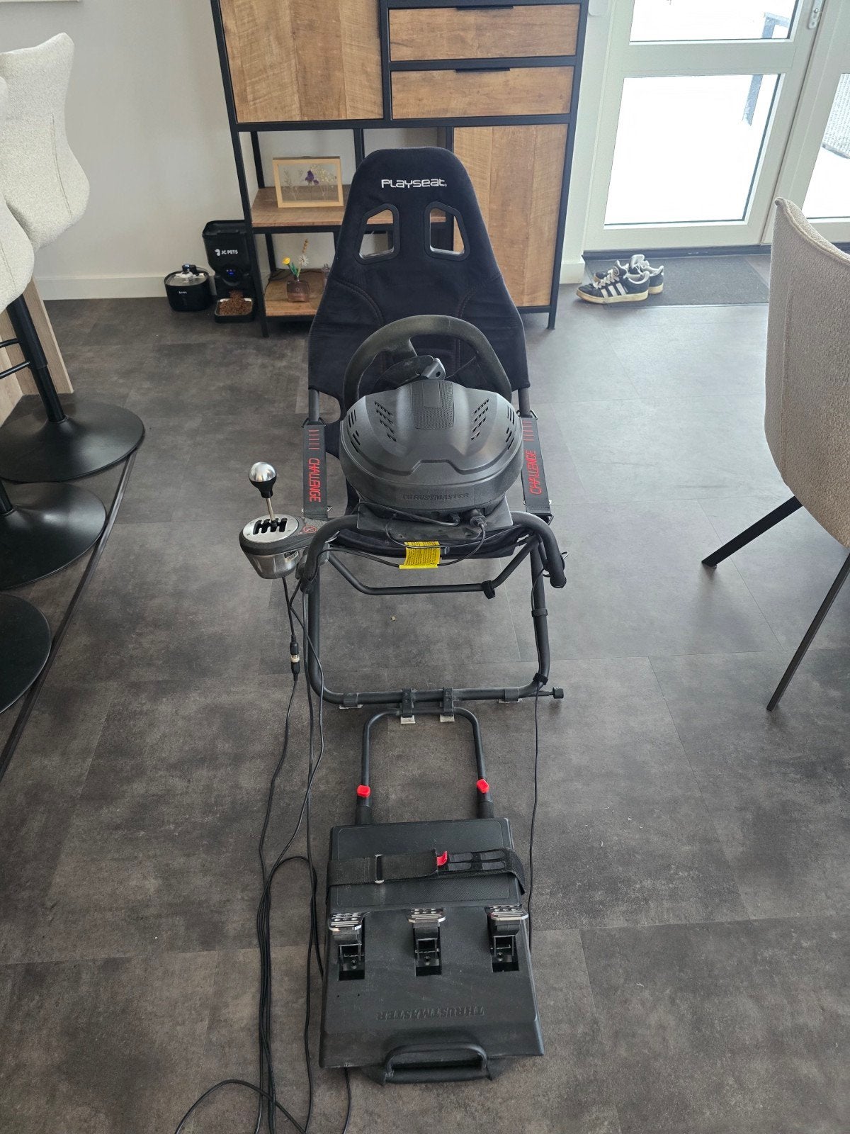 playseat +
thrustmaster t300 rs alcantara +
Th8a shifter, Ophalen, Playseat of Racestoel