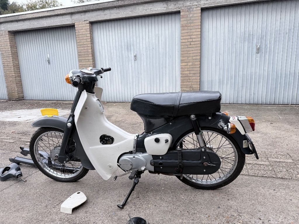 2 keer Honda C50 plus onderdelen, Ophalen, Gebruikt, Overige modellen, Maximaal 45 km/u