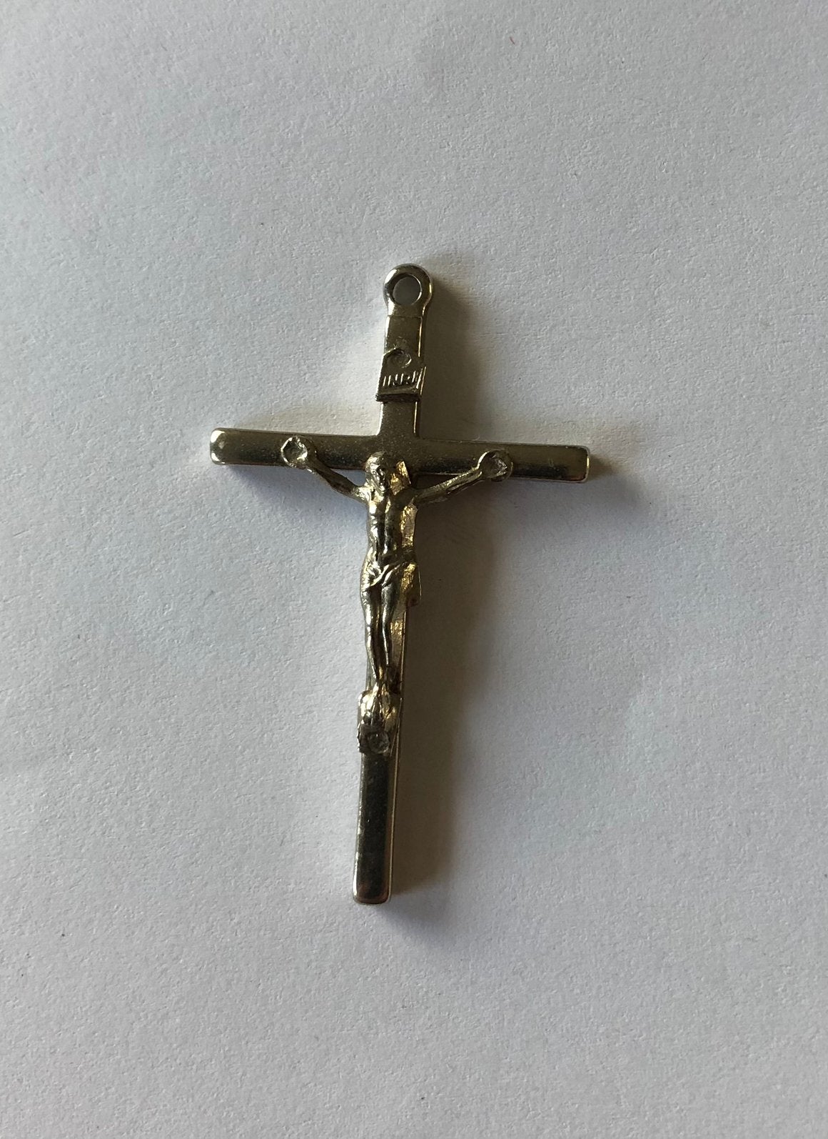 Mooi zilverkleurig kruisje lengte 4,5 cm breed 2,7 cm, Sieraden, Tassen en Uiterlijk, Kettinghangers, Overige materialen, Ophalen of Verzenden
