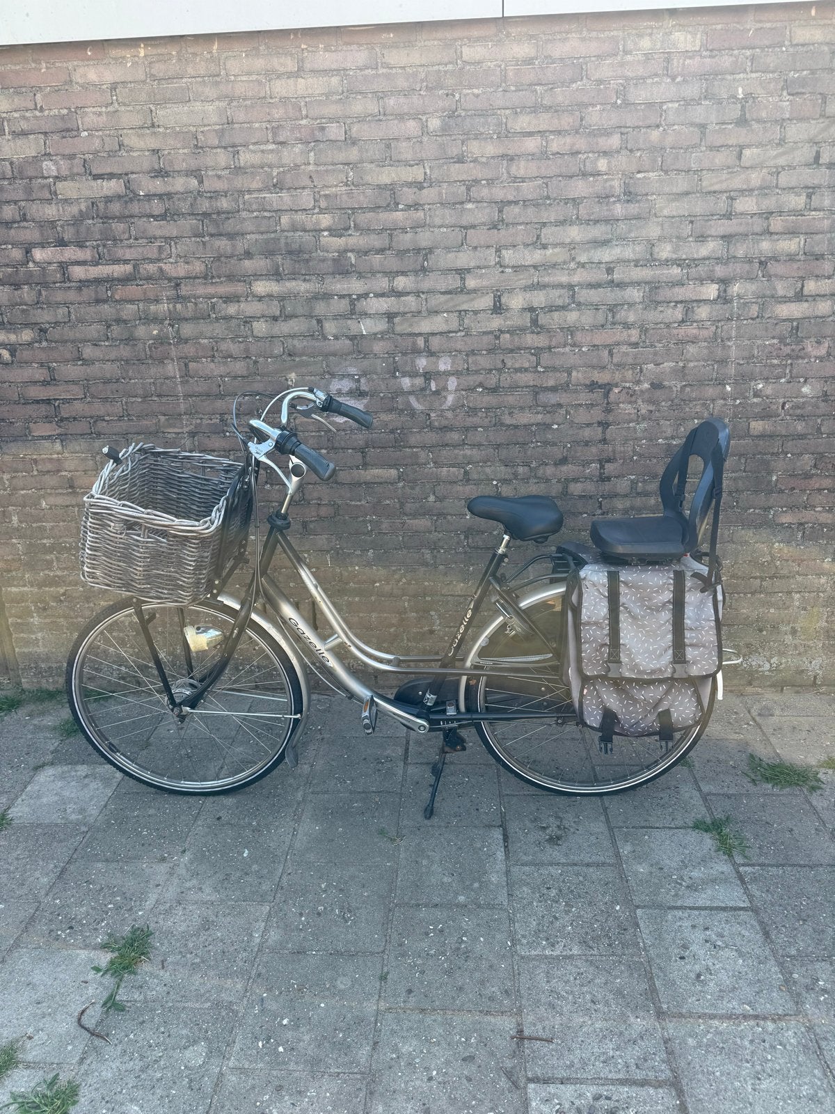 Gazelle fiets met mand en kinderzitje, Fietsen en Brommers, Fietsen | Dames | Damesfietsen, Ophalen, Terugtraprem, Versnellingen