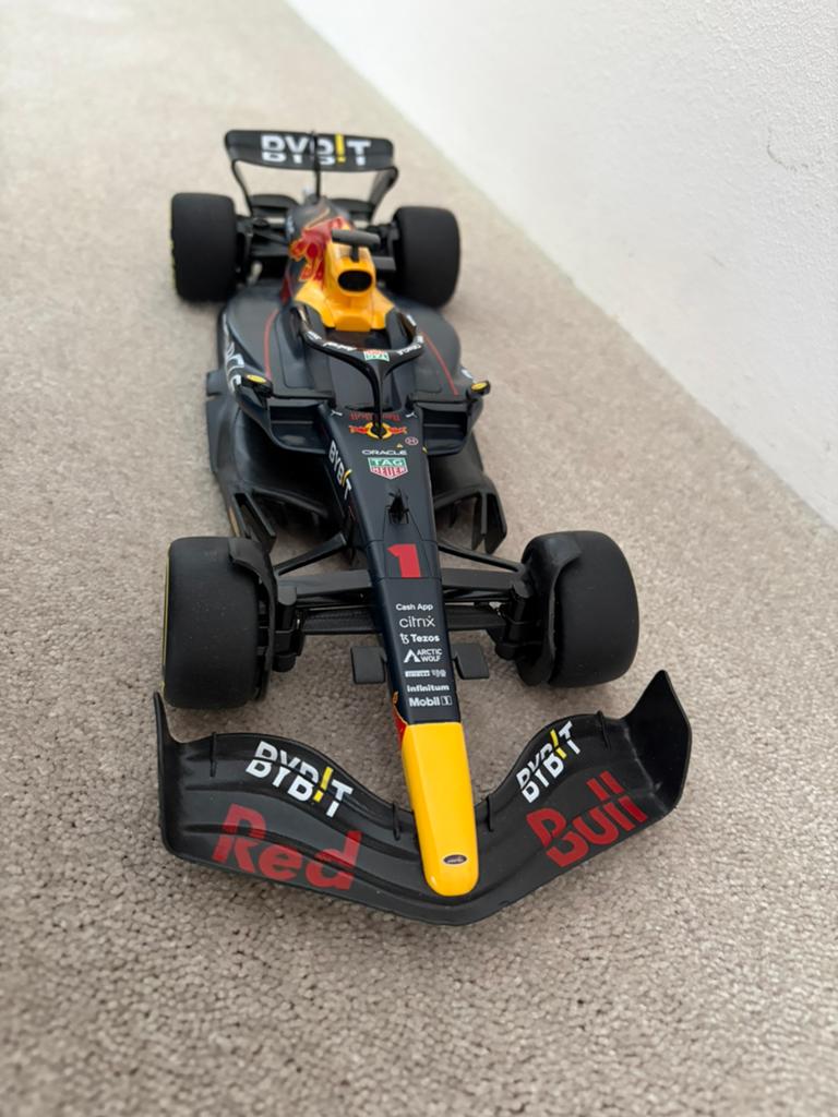 Red Bull Racing F1 RC Auto - Zo goed als nieuw, Hobby en Vrije tijd, Modelbouw | Radiografisch | Auto's, Ophalen of Verzenden