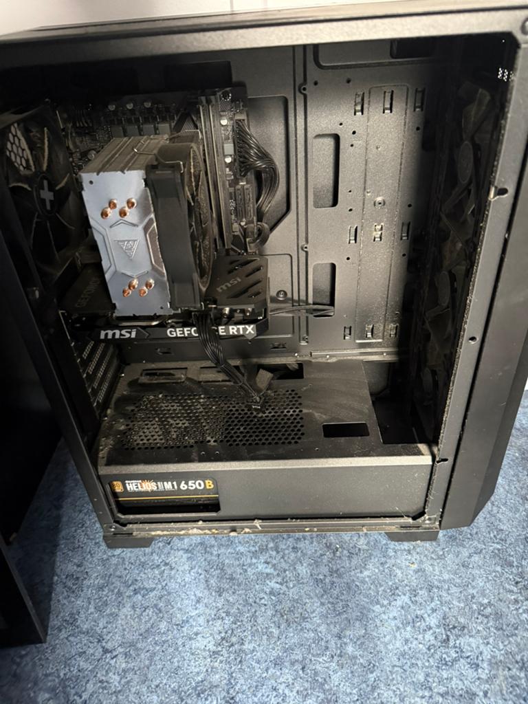 Intel i7 11700, RTX4060 Ti, game / stream pc, Computers en Software, Computerbehuizingen, Ophalen, Zo goed als nieuw