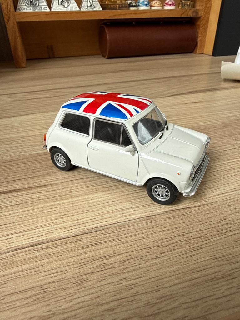 Mini Cooper modelauto met Union Jack dak, Hobby en Vrije tijd, Modelauto's | 1:24, Zo goed als nieuw, Ophalen of Verzenden