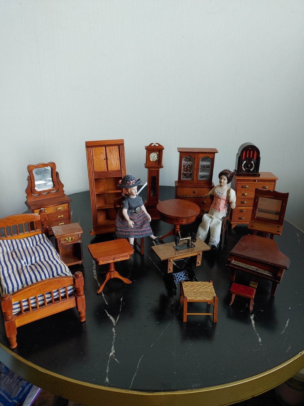 Antieke poppenhuis meubels, Verzamelen, Ophalen of Verzenden, Gebruikt, Poppenhuis
