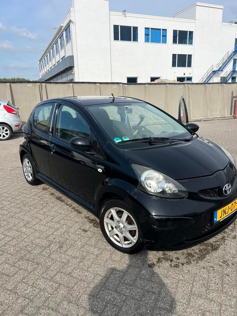 Toyota aygo 1.0 2007 5 deurs zwart  airco export, Ophalen of Verzenden