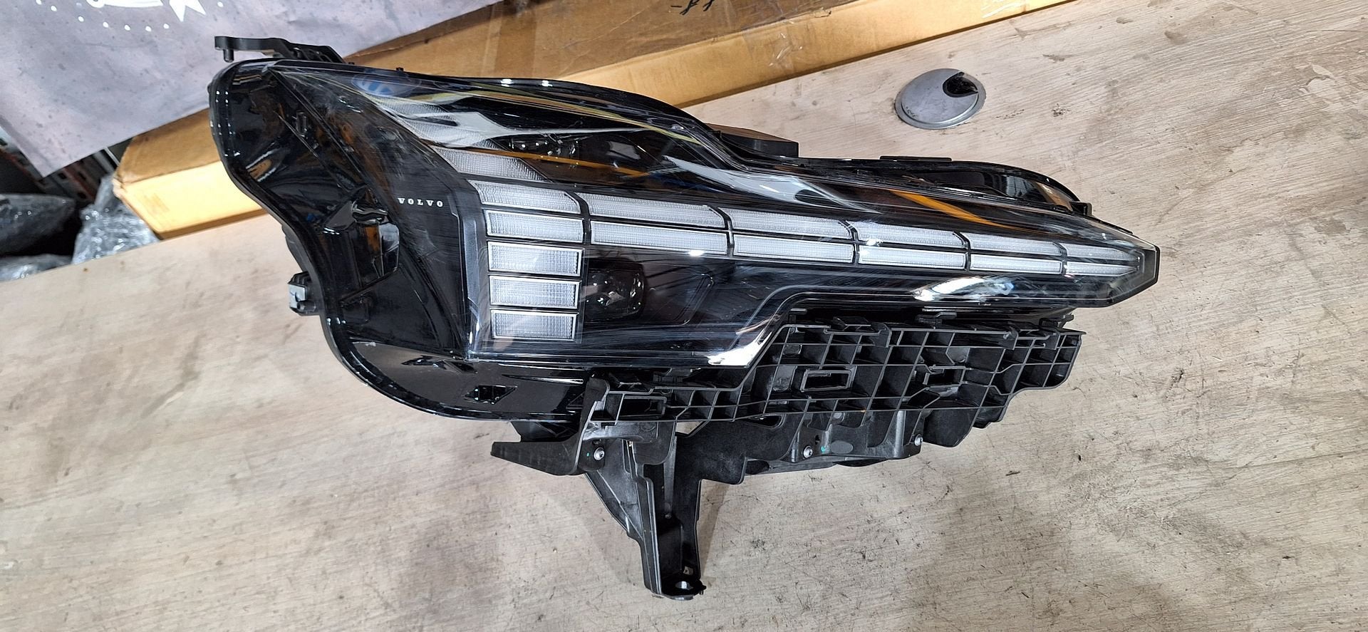 Volvo EX30 koplamp rechts LED 80000628, Gebruikt, -, -, Ophalen of Verzenden