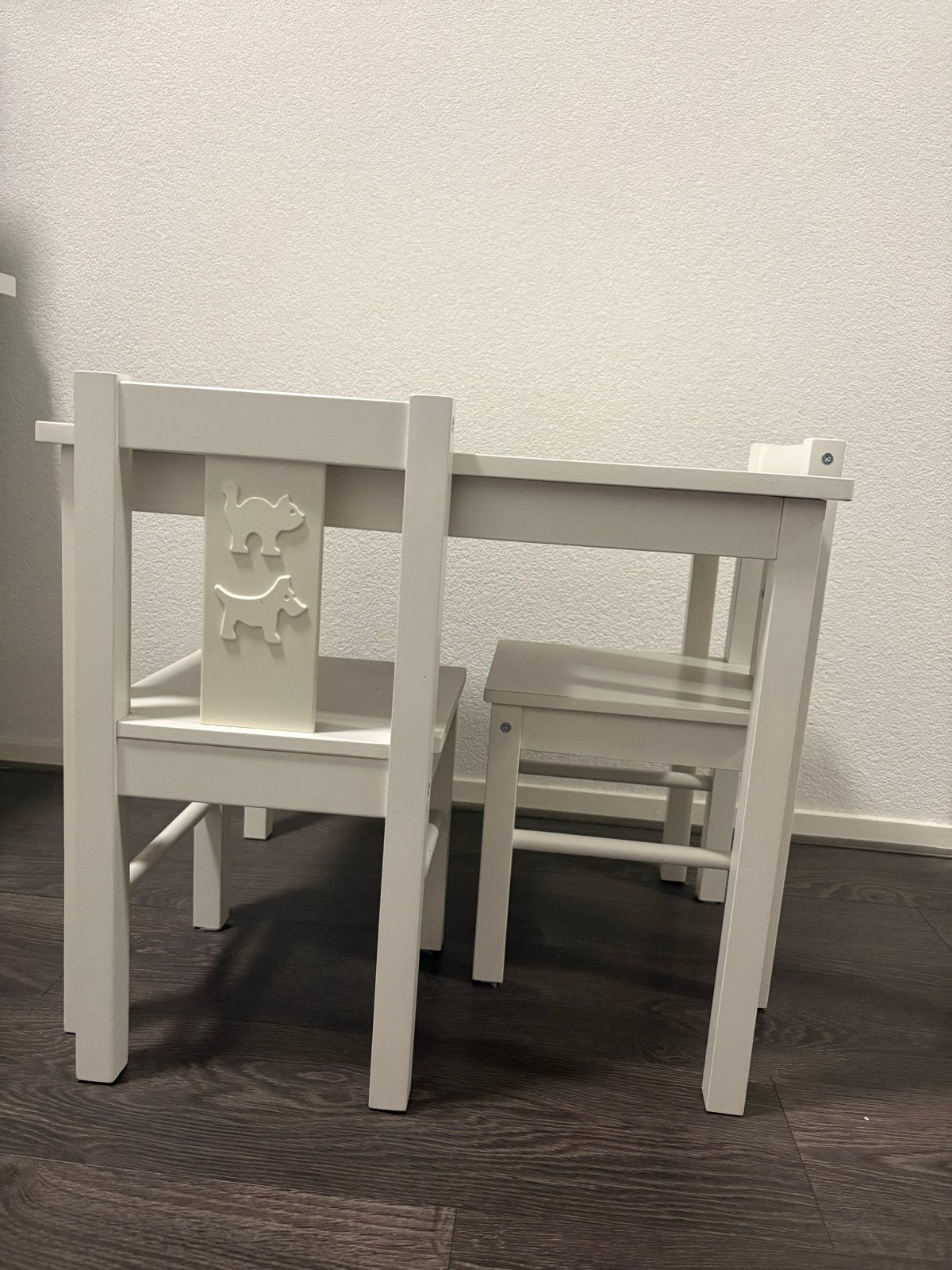 IKEA Kritter Kindertafel met 2 Stoeltjes - Wit, Kinderen en Baby's, Kinderkamer | Tafels en Stoelen, Ophalen, Gebruikt, Tafel(s) en Stoel(en)