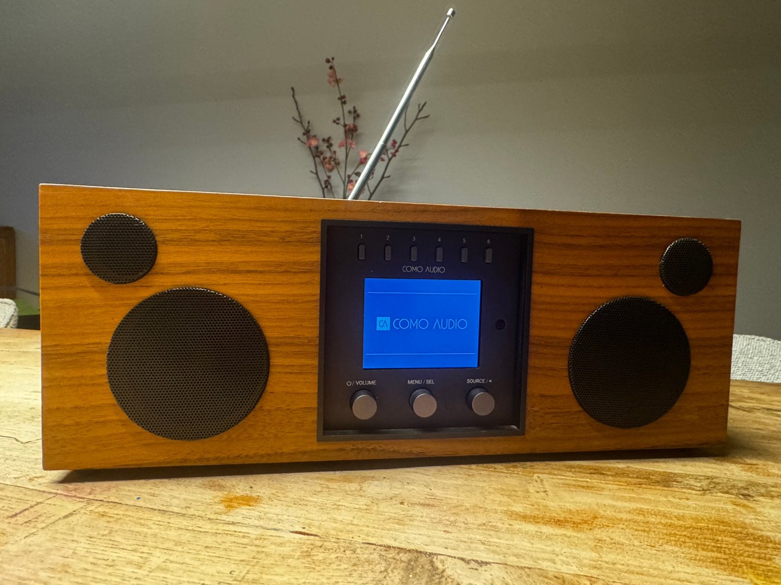 Como Audio Duetto by Tom DeVesto – Tivoli, Audio, Tv en Foto, Ophalen of Verzenden, Zo goed als nieuw