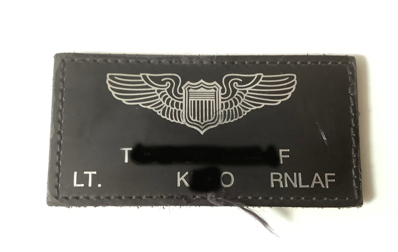 KlU Nametag RNLAF luchtmacht Volkel vlieger naambadge, Verzamelen, Verzenden, Zo goed als nieuw, Patch, Badge of Embleem