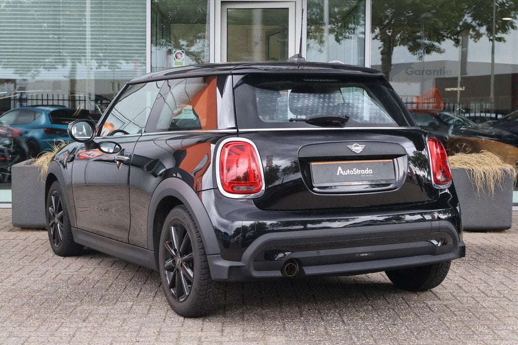 Mini Mini 3-Deurs (f56) 1.5 Business Edition 102pk | Automaa, Auto's, Mini, Gebruikt, Met garantie (alle), 4 stoelen, Leder en Stof
