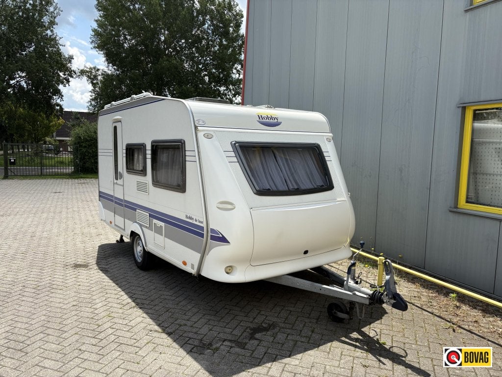 Hobby De Luxe 400 KB Starcamp luifel, fietsenr, Standaardzit, Dwarsbed, Hobby, Bedrijf