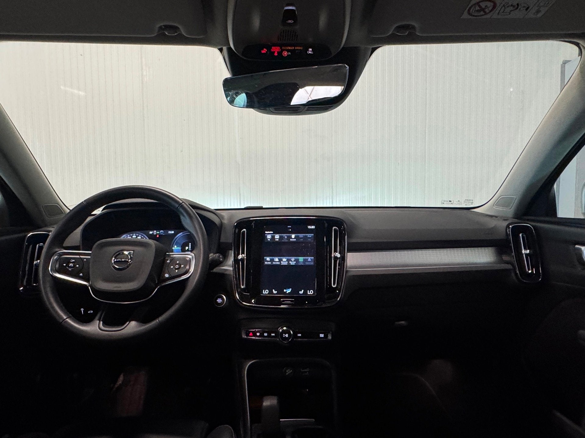 Volvo XC40 1.5 T4 Recharge Inscription Expression | PANO | 3, Dealer onderhouden, Euro 6, 129 pk, Zwart