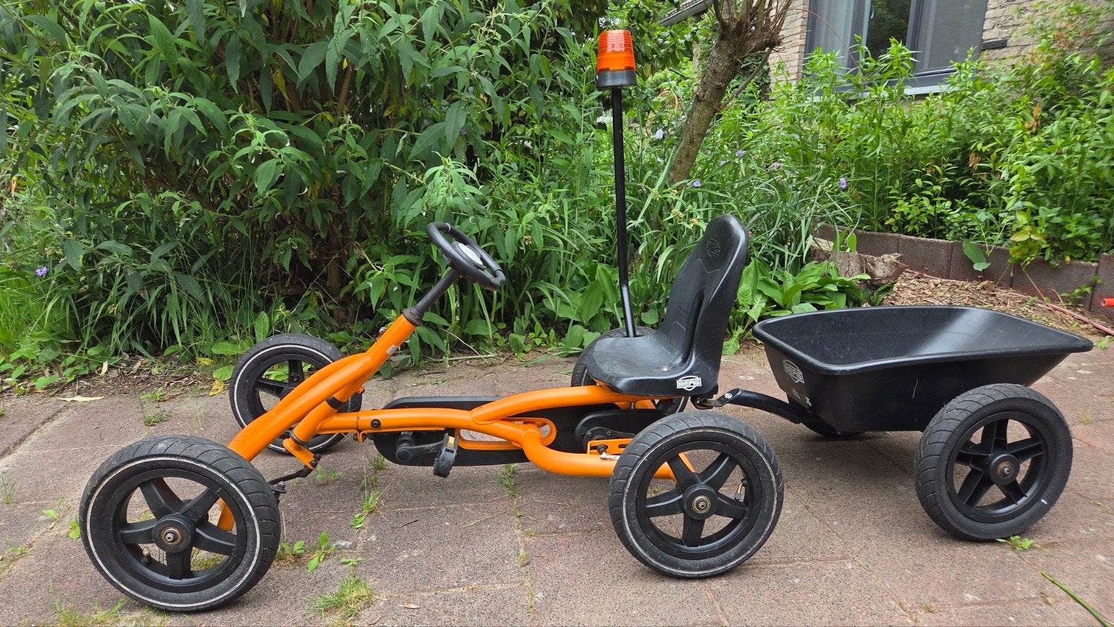 Berg Buddy skelter met aanhanger en werkende zwaailamp, Ophalen, Gebruikt, Berg