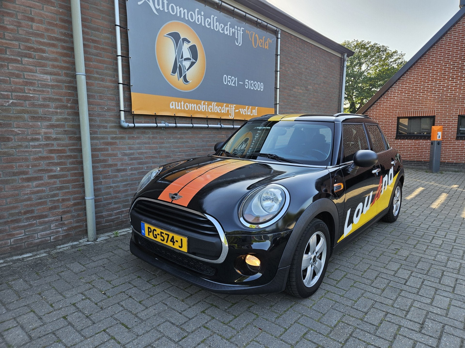 MINI 5-deurs 1.5 One D Salt Business (bj 2017), Auto's, Mini, Voorwielaandrijving, Stof, Gebruikt, Zwart